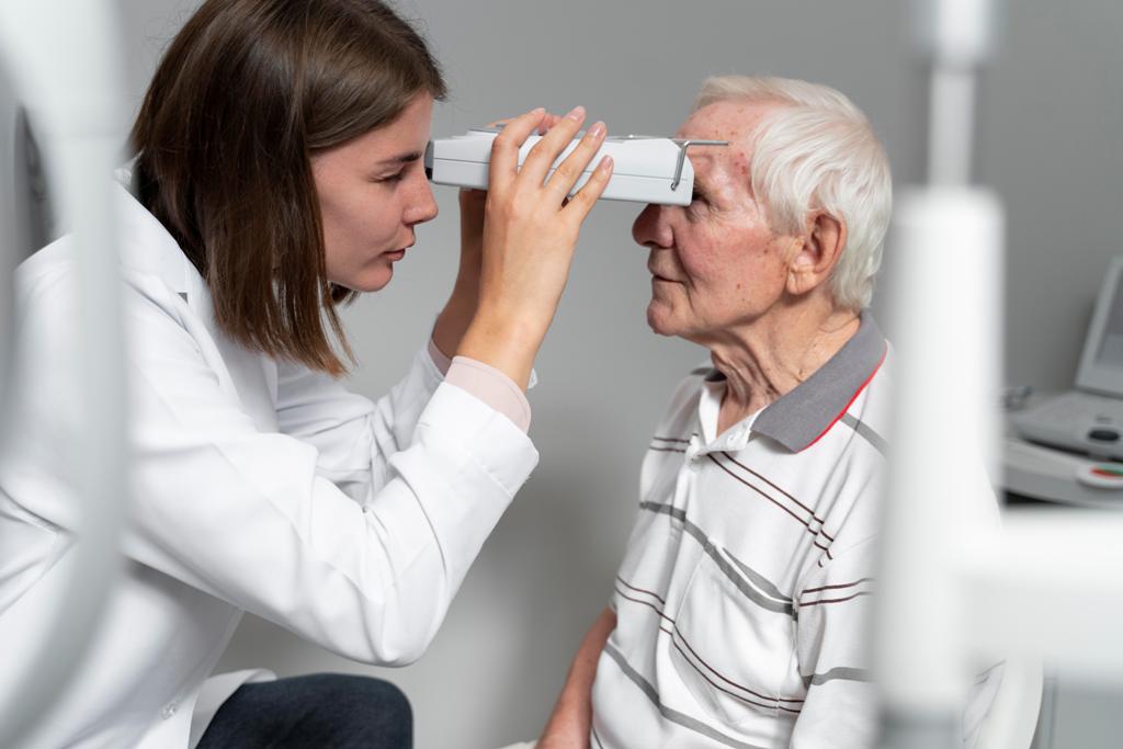 Early Signs of Cataracts